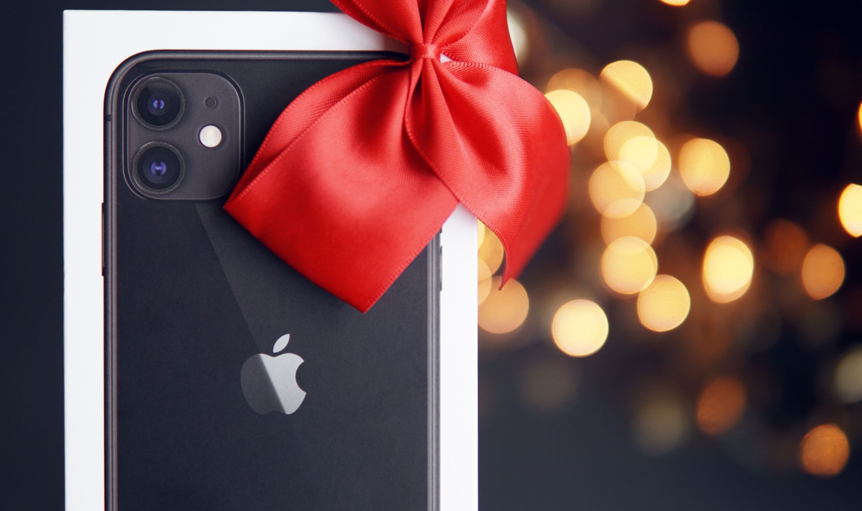 Early Look: Apple Holiday Demand Is Strong – and Building