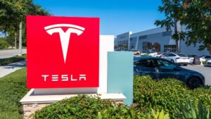 Video Bulletin: 5 Reasons Tesla Is Still Undervalued